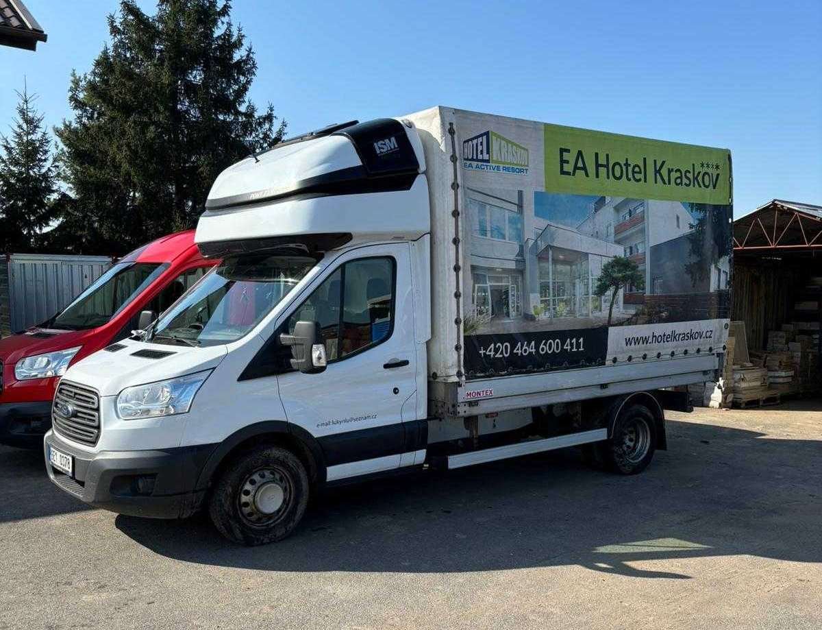 Pronájem plachtové dodávky Ford Transit Pronájem plachtové dodávky Ford Transit